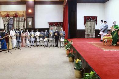 नवनियुक्त मन्त्री र राज्यमन्त्रीले लिए शपथ